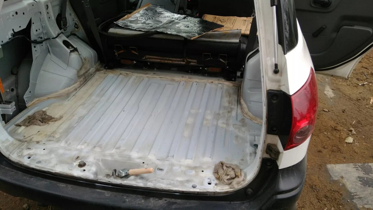 Шумоизоляция Ниссан ад 12 кузов