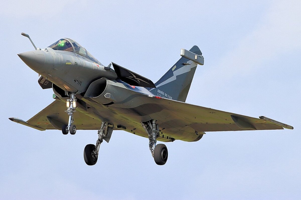 Самолет Грипен Швеция