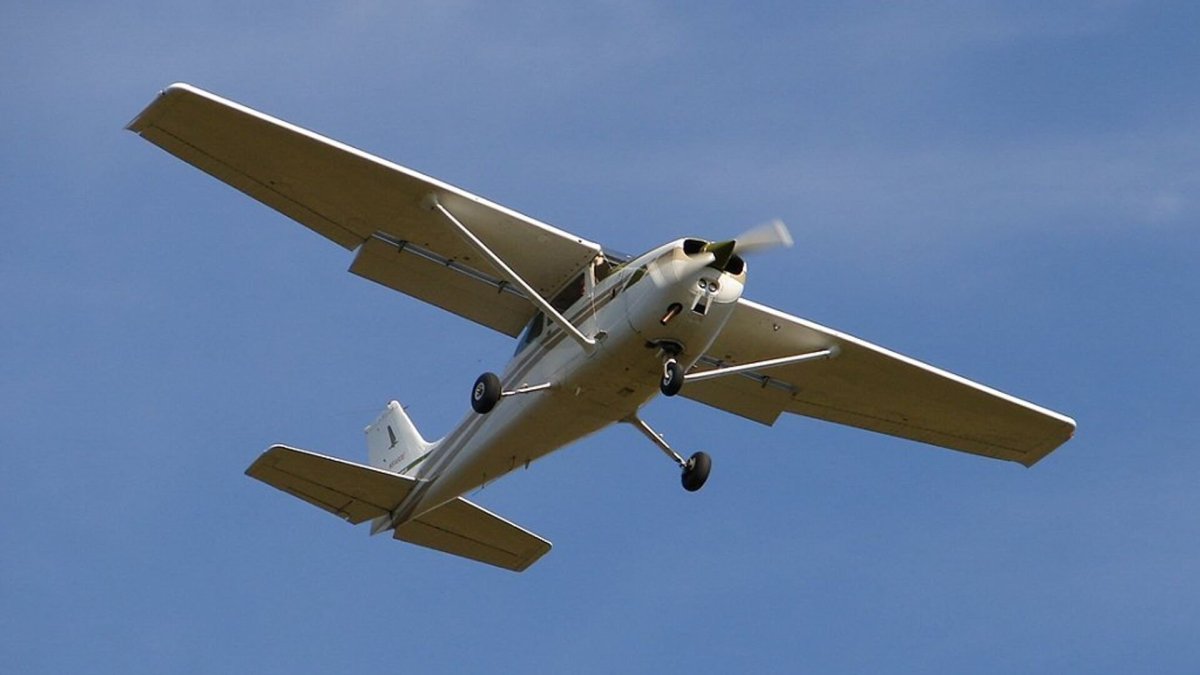 Одномоторный самолет Cessna