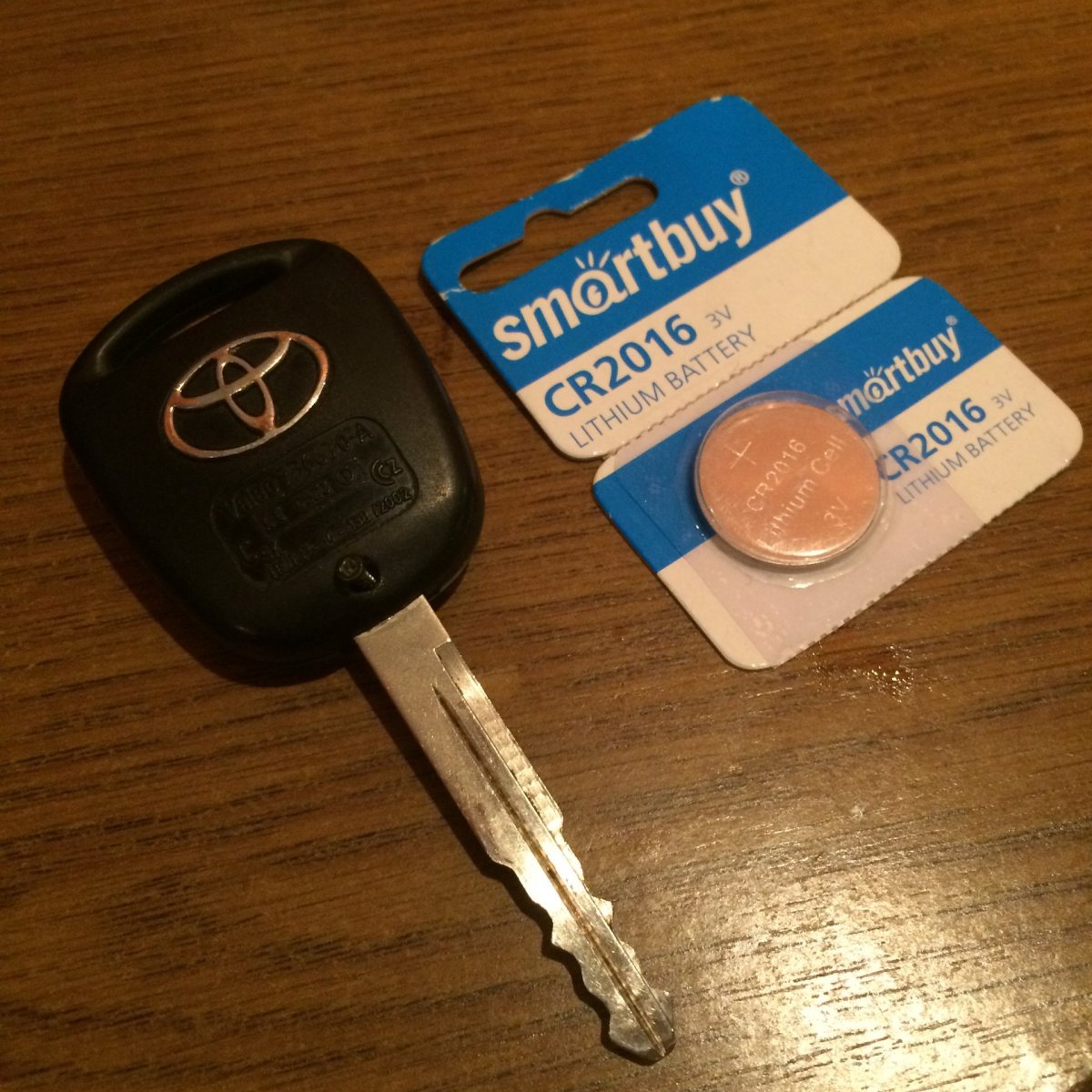 Батарейка на Эл ключ зажигания Toyota