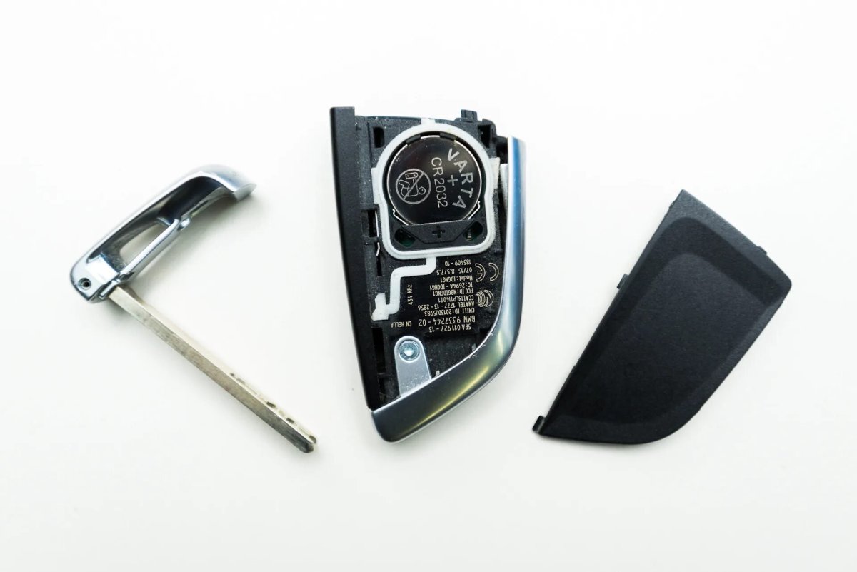 Батарейка в Ключе БМВ х5 f15