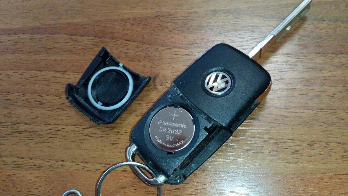 Батарейка для ключа Фольксваген Тигуан