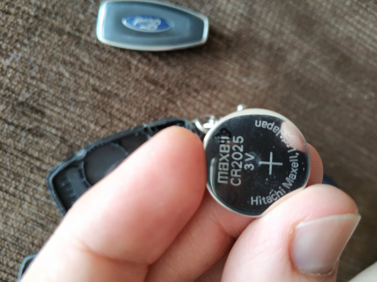 Батарейки в Ключе Ford Kuga 2