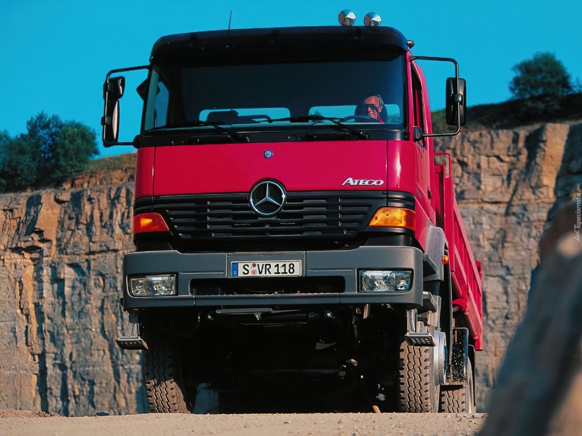 Мерседес-Бенц а теgо 1828