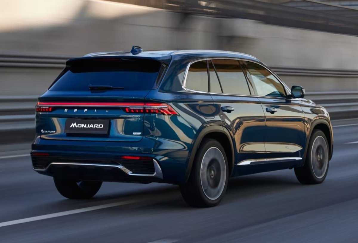 Geely кроссовер 2023