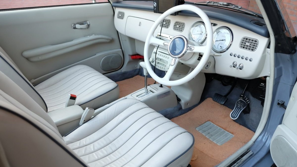 Nissan Figaro салон 1991