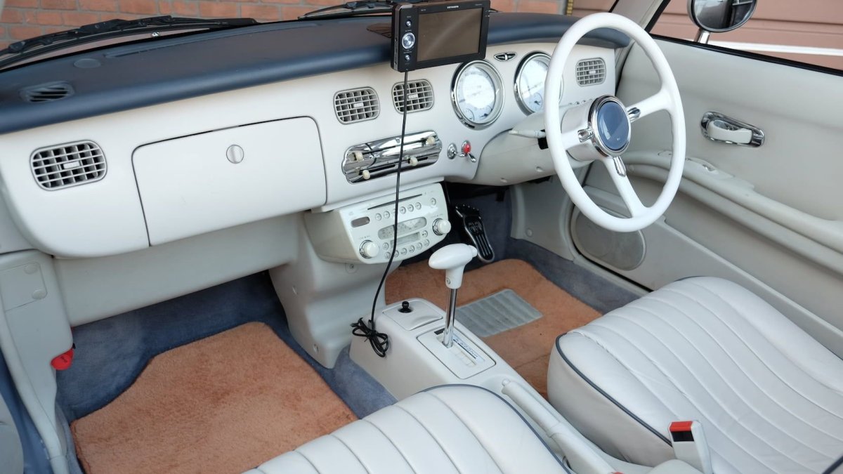 Nissan Figaro Interior
