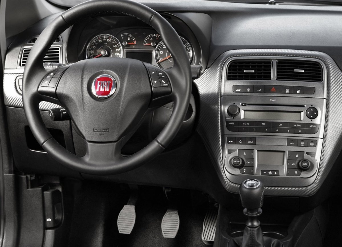 Fiat grande punto 2007 салон
