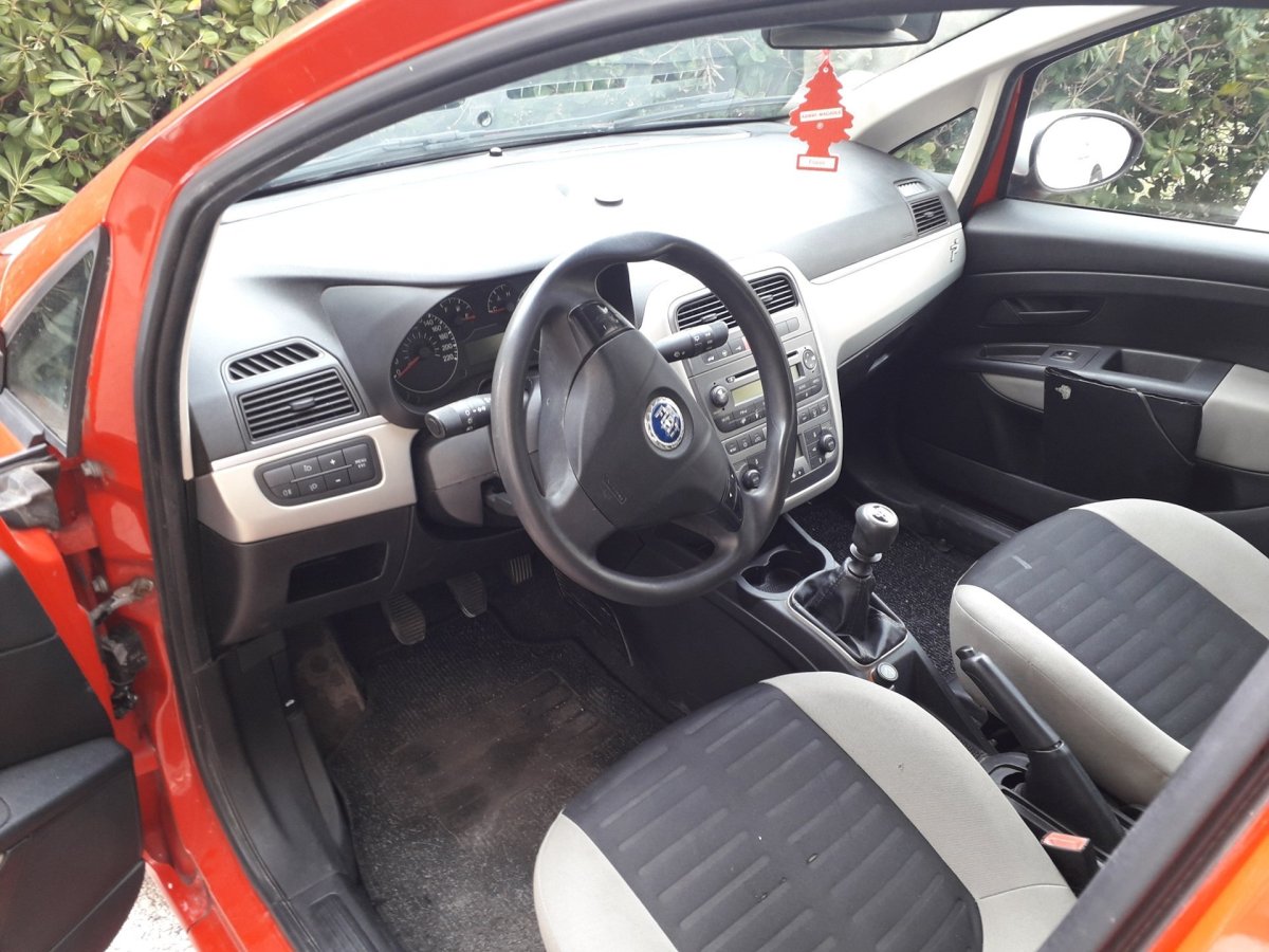 Fiat punto 2006 салон