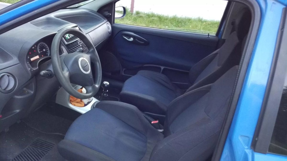 Fiat punto 2002 салон