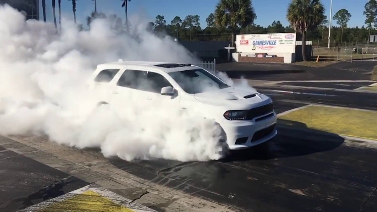 Бернаут на машине