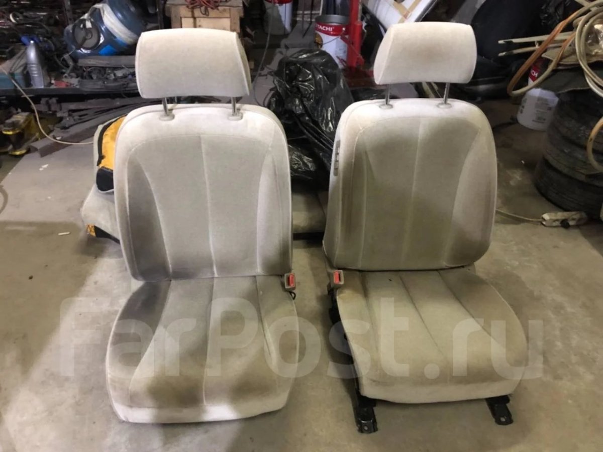 Купить кресло пассажира Nissan Gloria y31