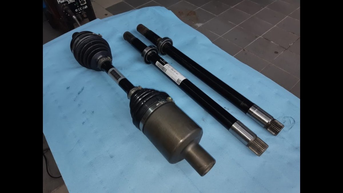 Передний левый привод Мерседес ГЛК 220