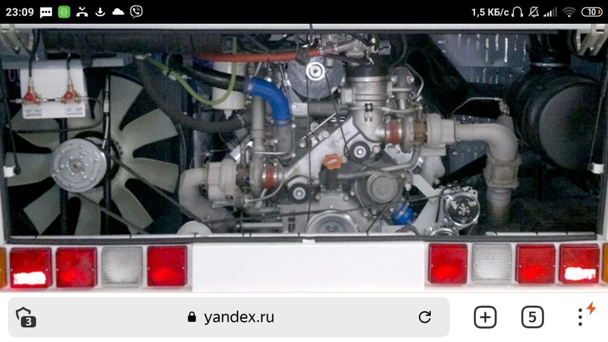 НЕФАЗ 5299 моторный отсек