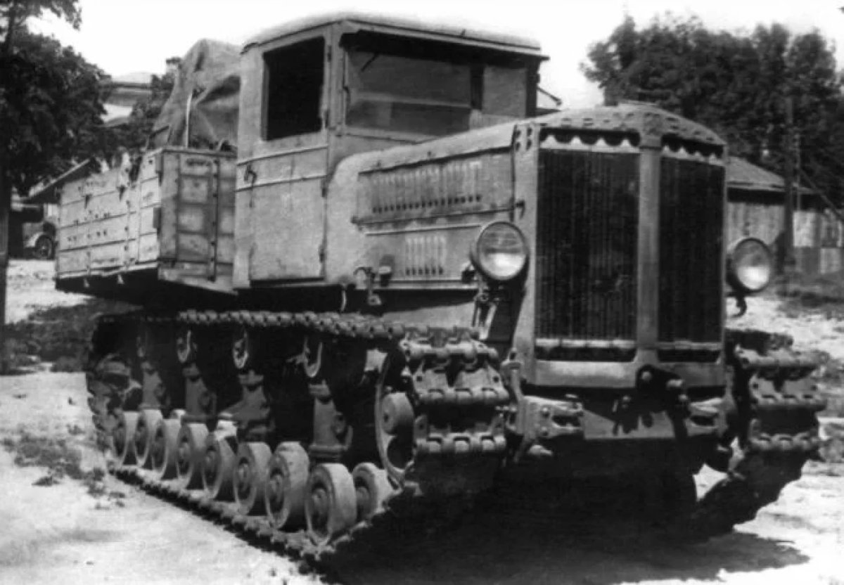 Артиллерийский тягач Коминтерн