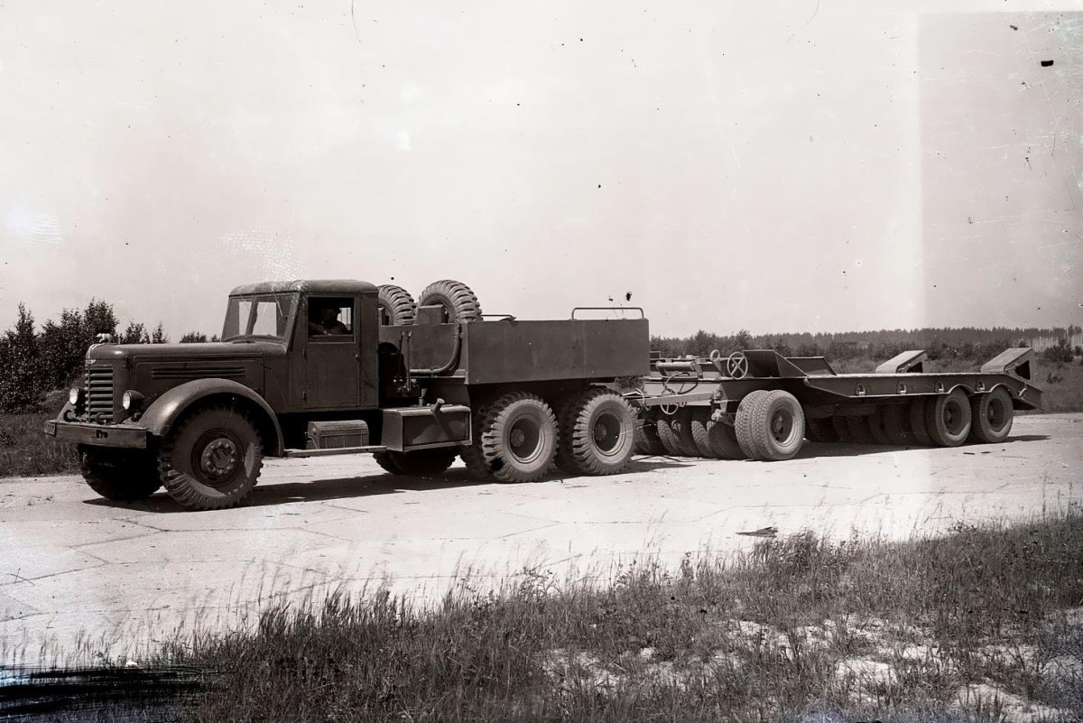 Тягач ЯАЗ 210