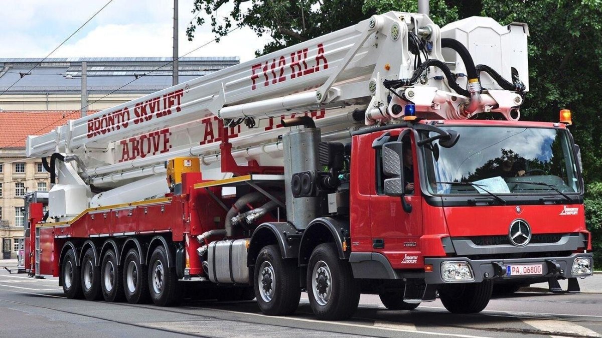 Mercedes-Benz Actros 7660 14x8 Bronto Skylift f 112 HLA