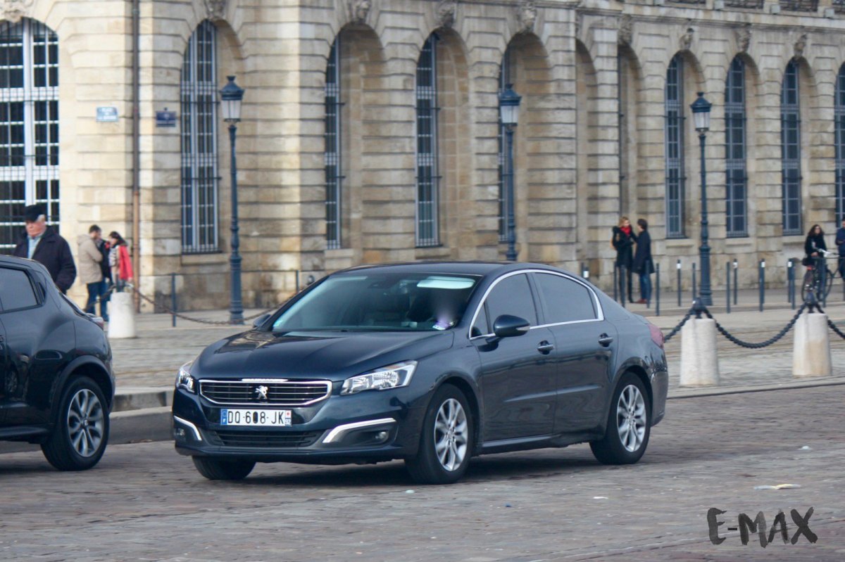 Peugeot 608 2004