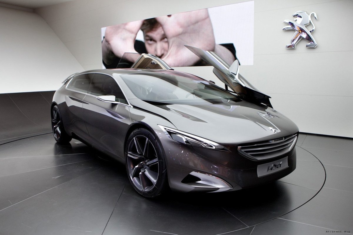 Пежо седан 2023