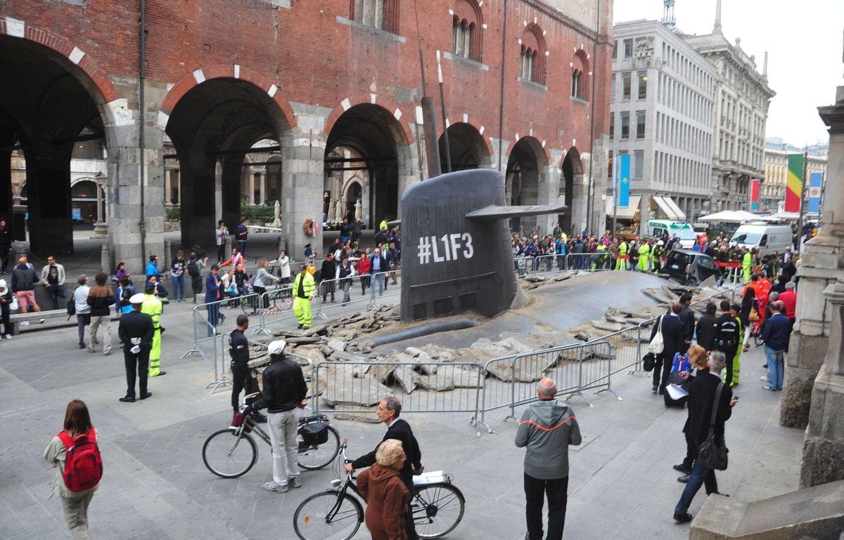 Российская подводная лодка всплыла в центре Милана