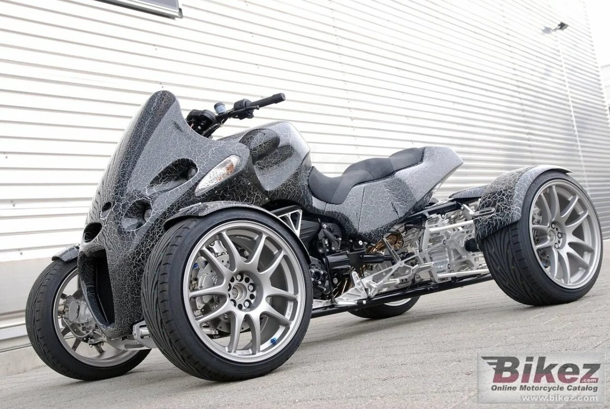 БМВ мотоцикл четырехколесный