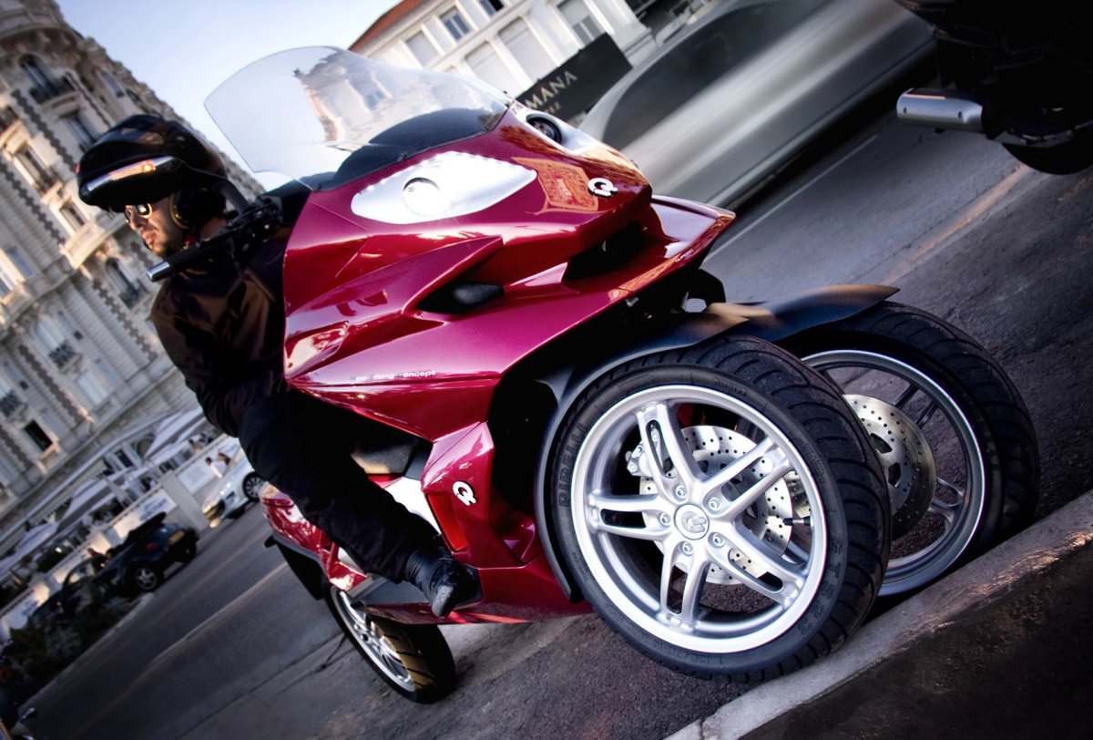 Четырехколесный скутер Quadro