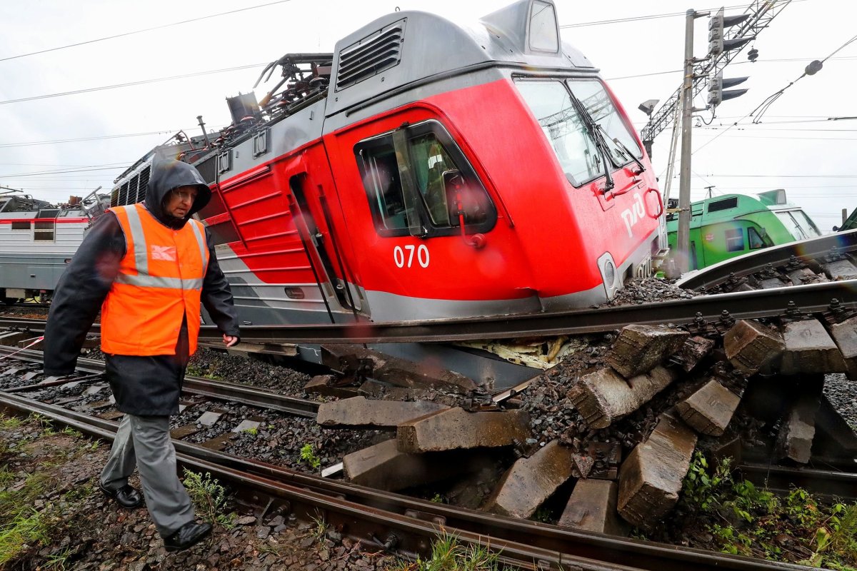 Купчинская столкновение поездов