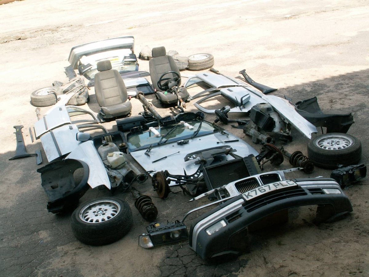 Машина разобранная на запчасти