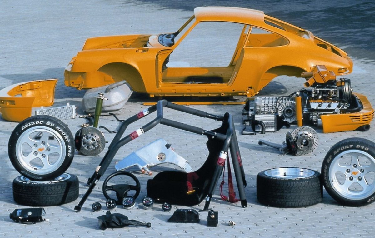 Машина по запчастям