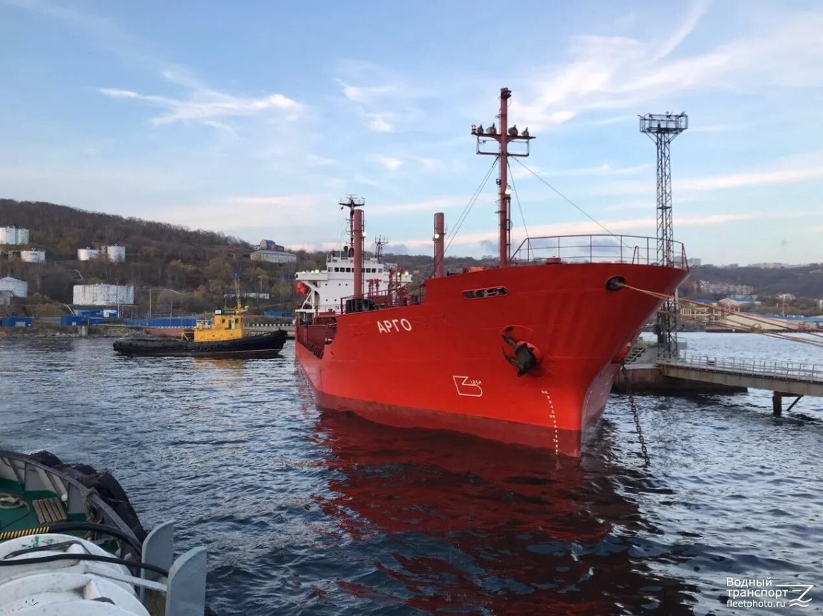 Виновоз судно