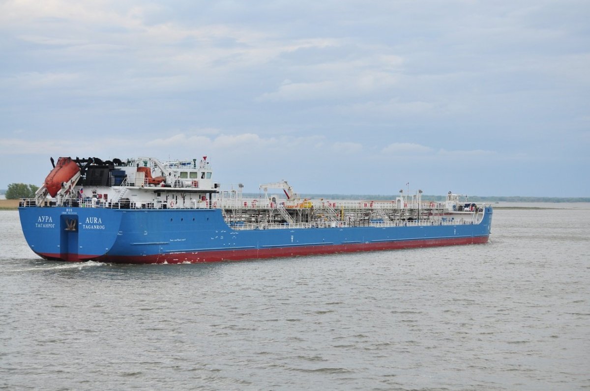 Танкер Аура