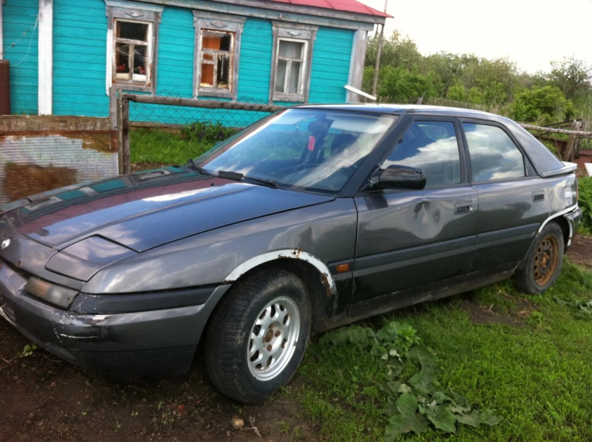 Мазда 323 1990