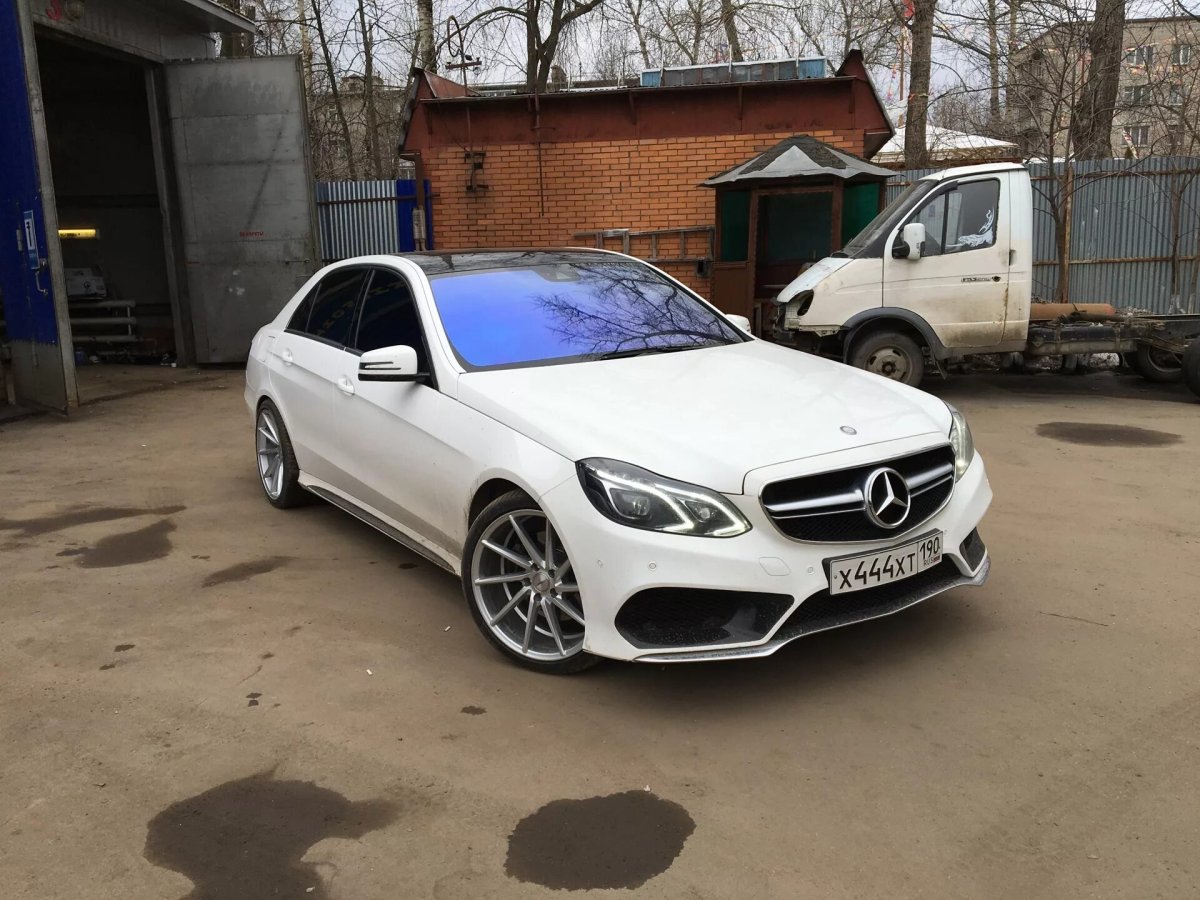 Mercedes w212 AMG белый