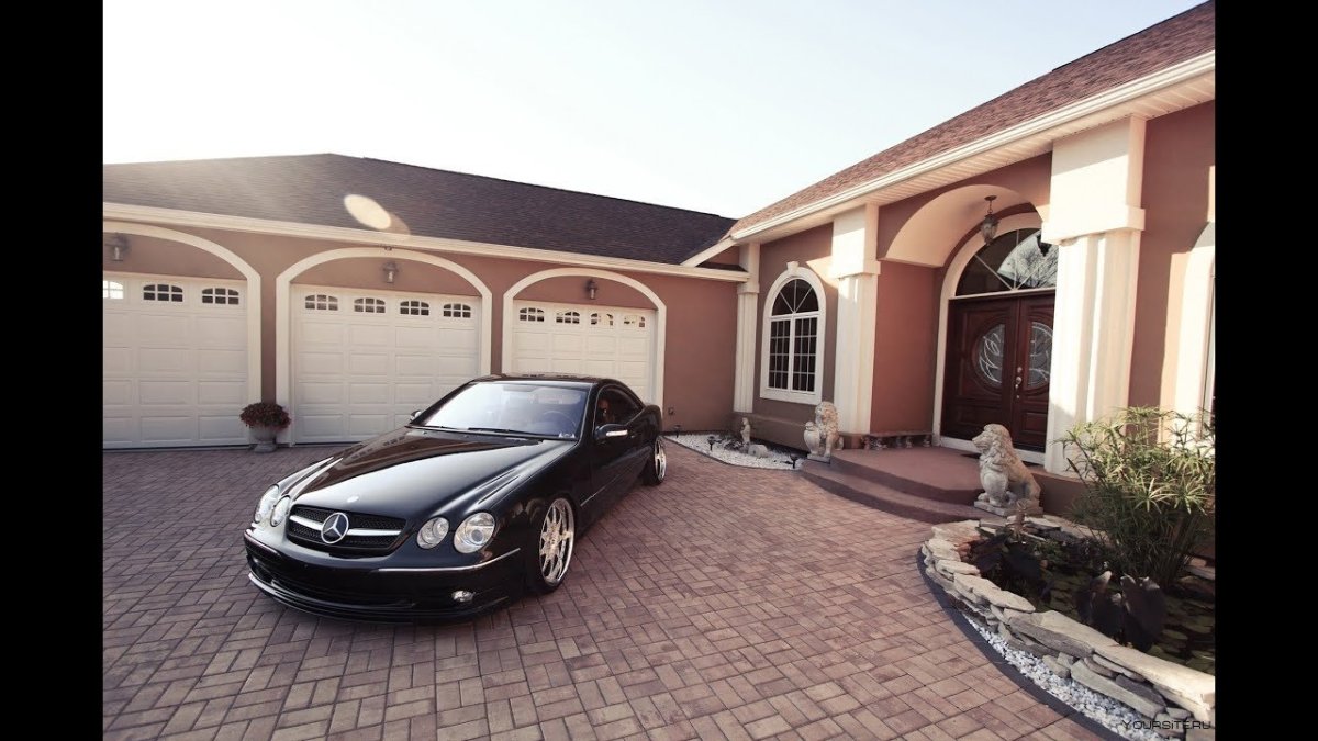 Мерседес CL 2000 во дворе