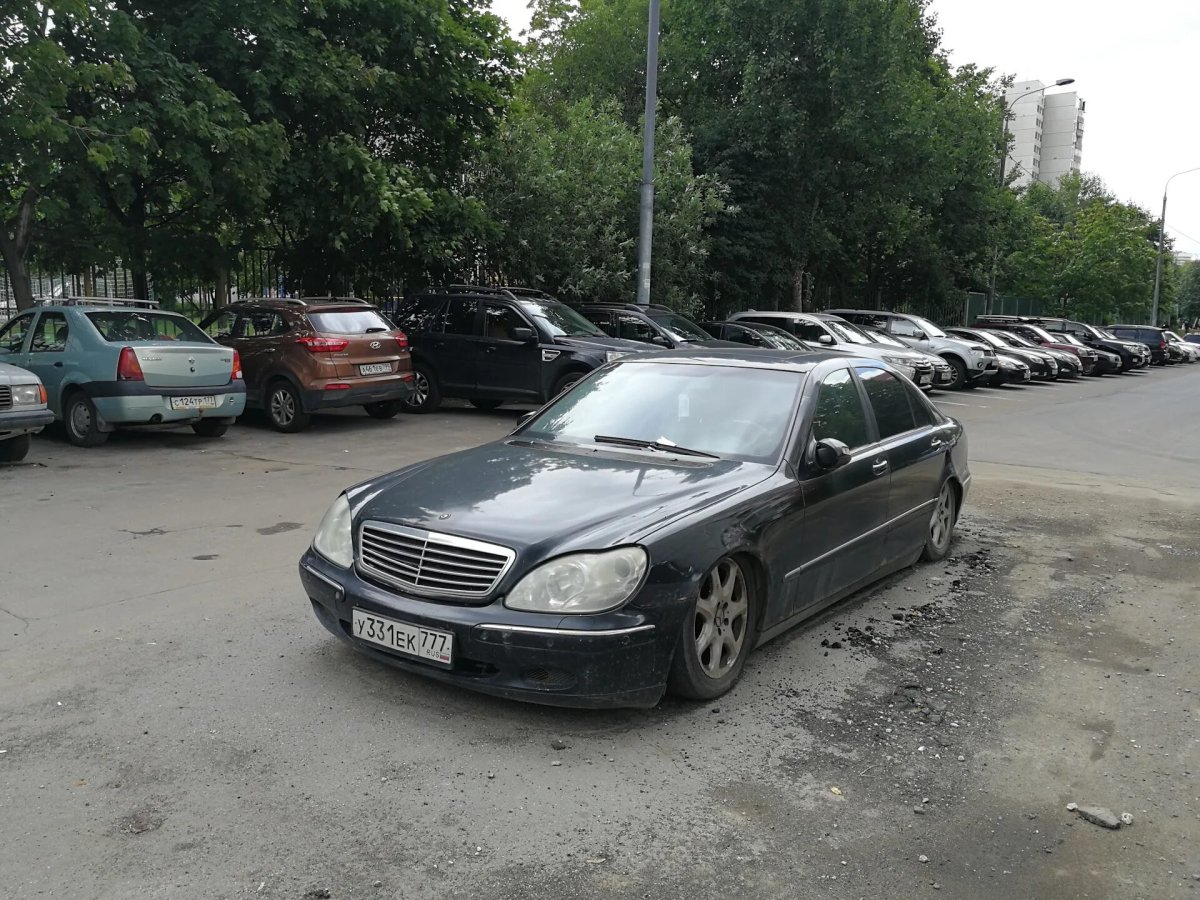 220 Мерседес брошенный