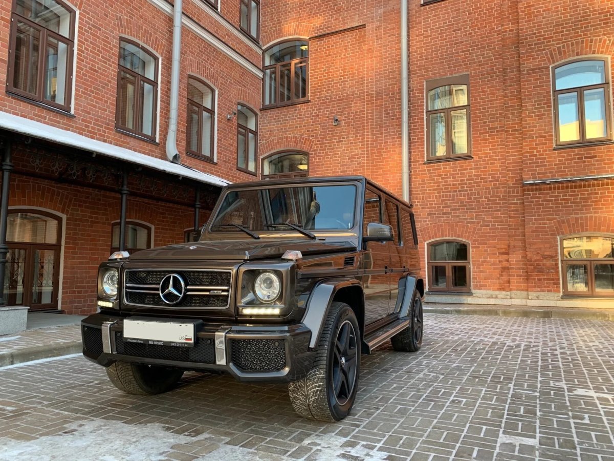 Гелик во дворе