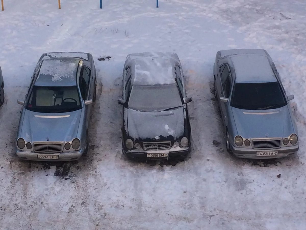 W210 во дворе