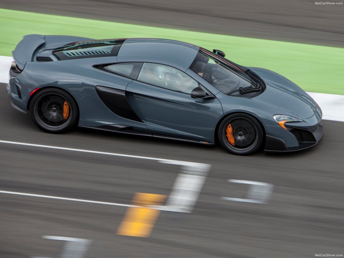 MCLAREN 675 Black