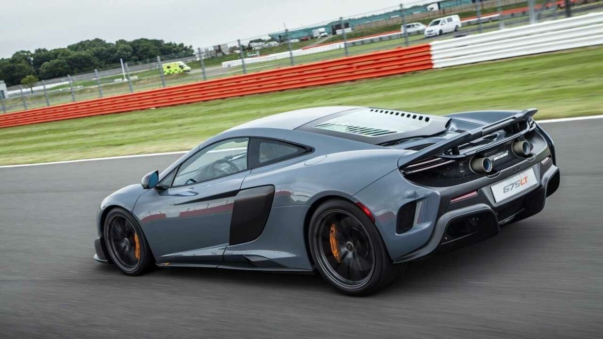 2015 MCLAREN 675lt
