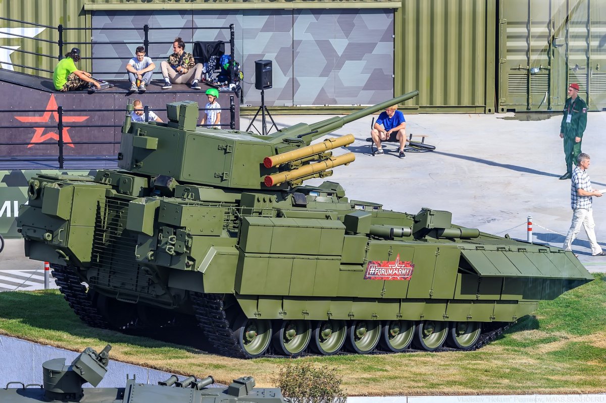 БМП Т-15 С боевым модулем кинжал