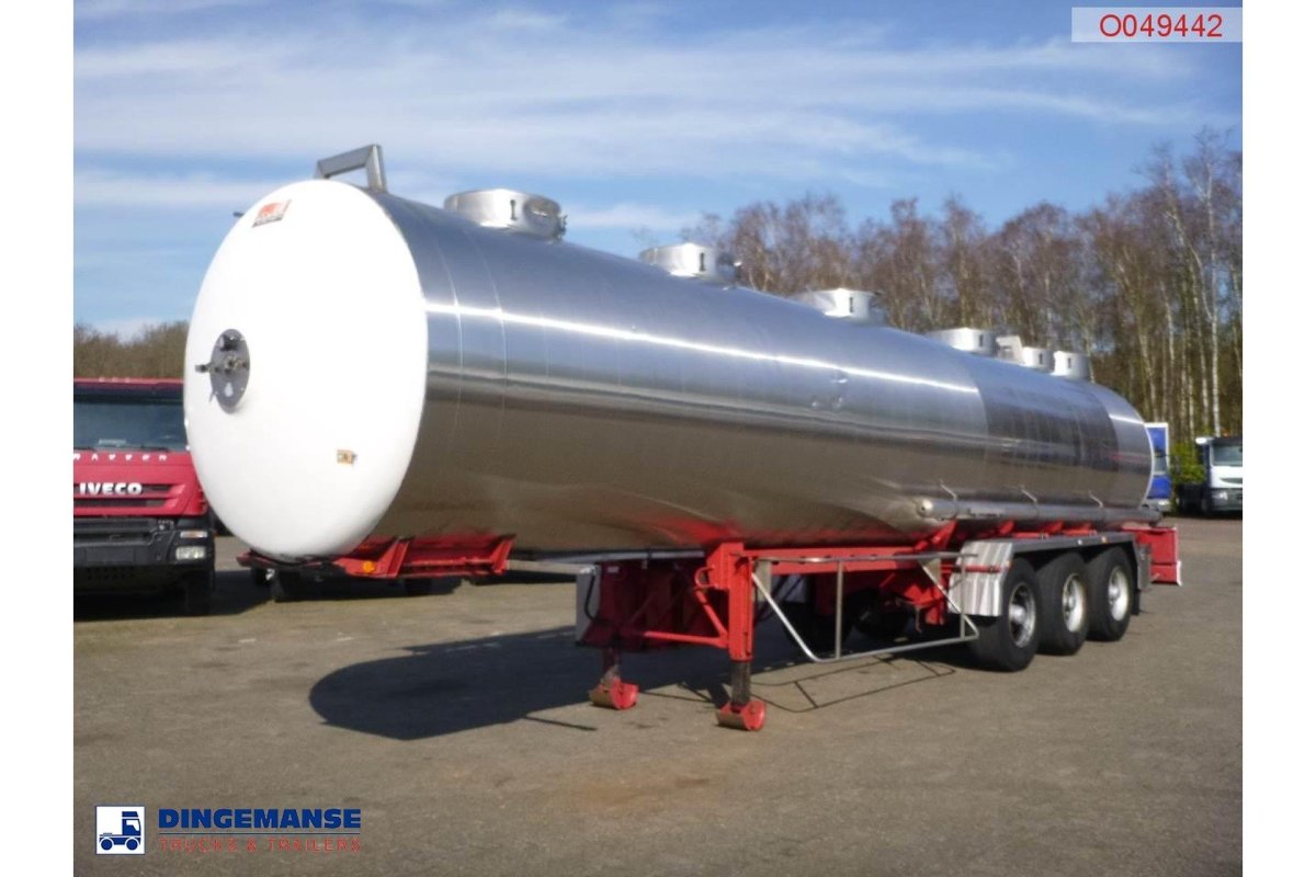 Полуприцеп-цистерна Showa Tank