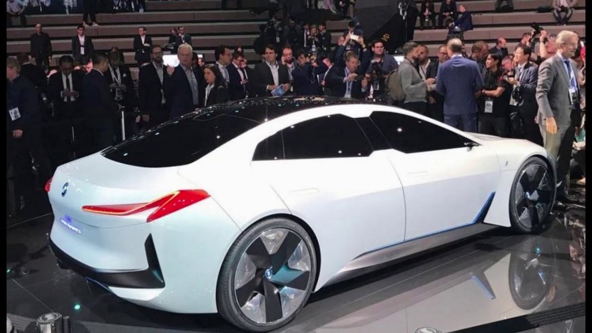 Электрокар БМВ i4