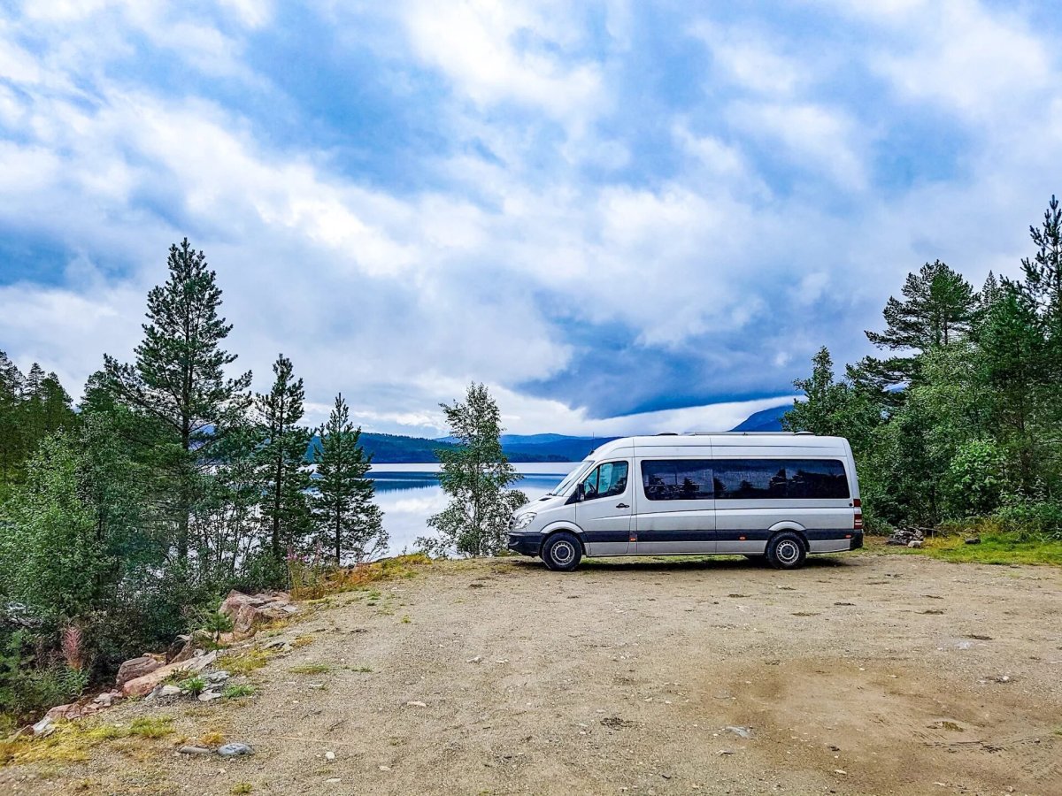 Микроавтобус для семьи и путешествий