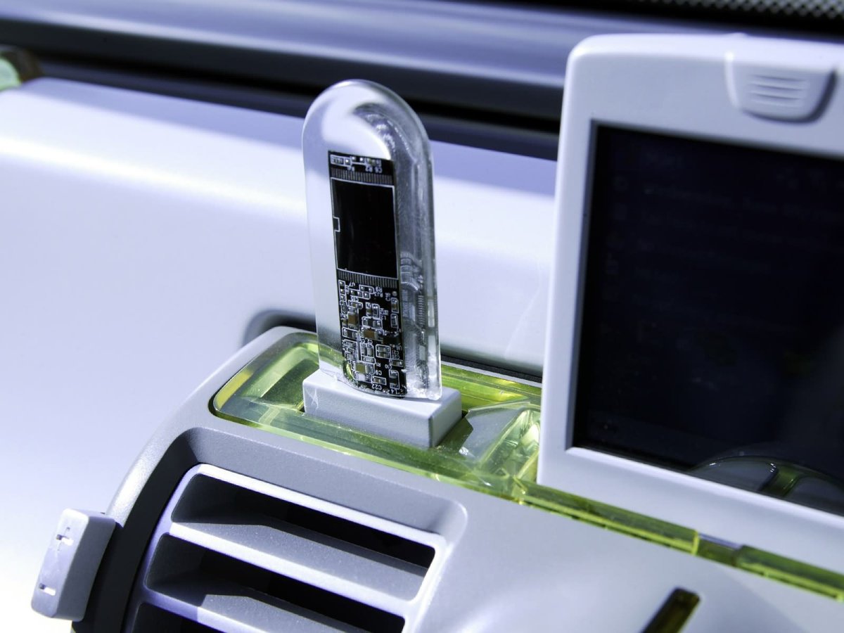 Машинка для езды с внутри магнитом