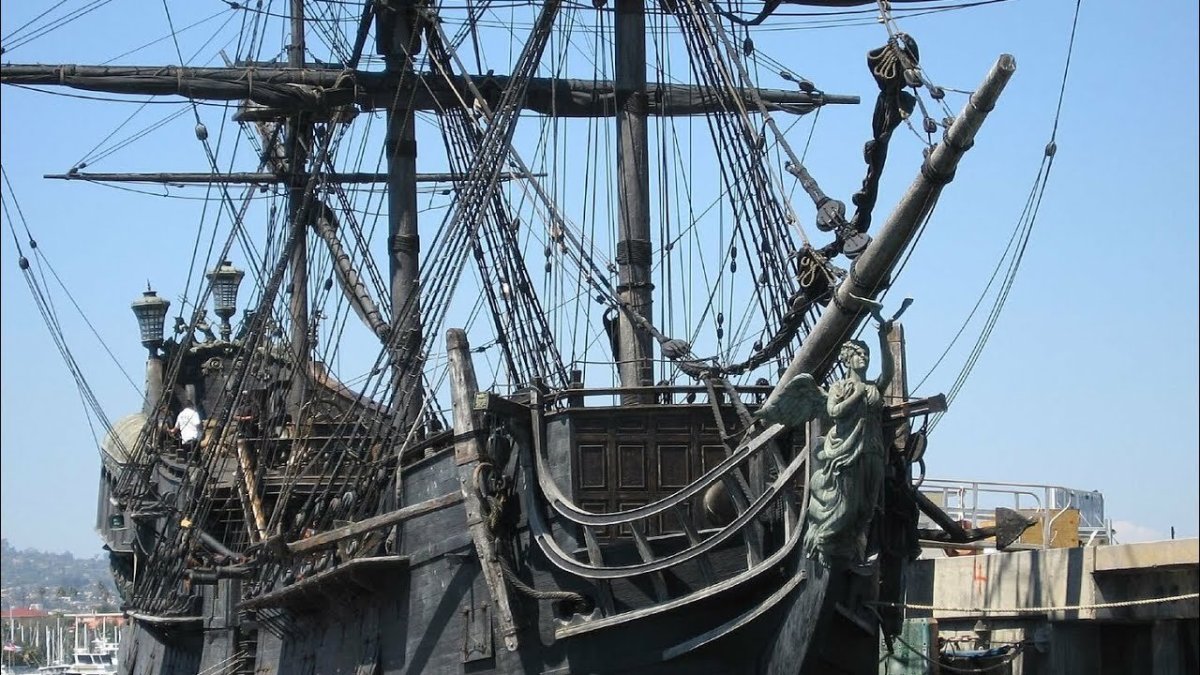 Галеон корабль черная Жемчужина