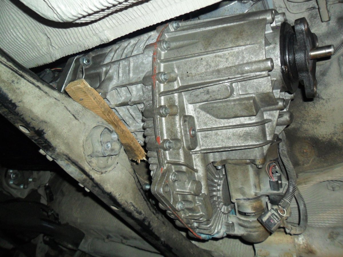 Кронштейн раздатки Фольксваген Туарег