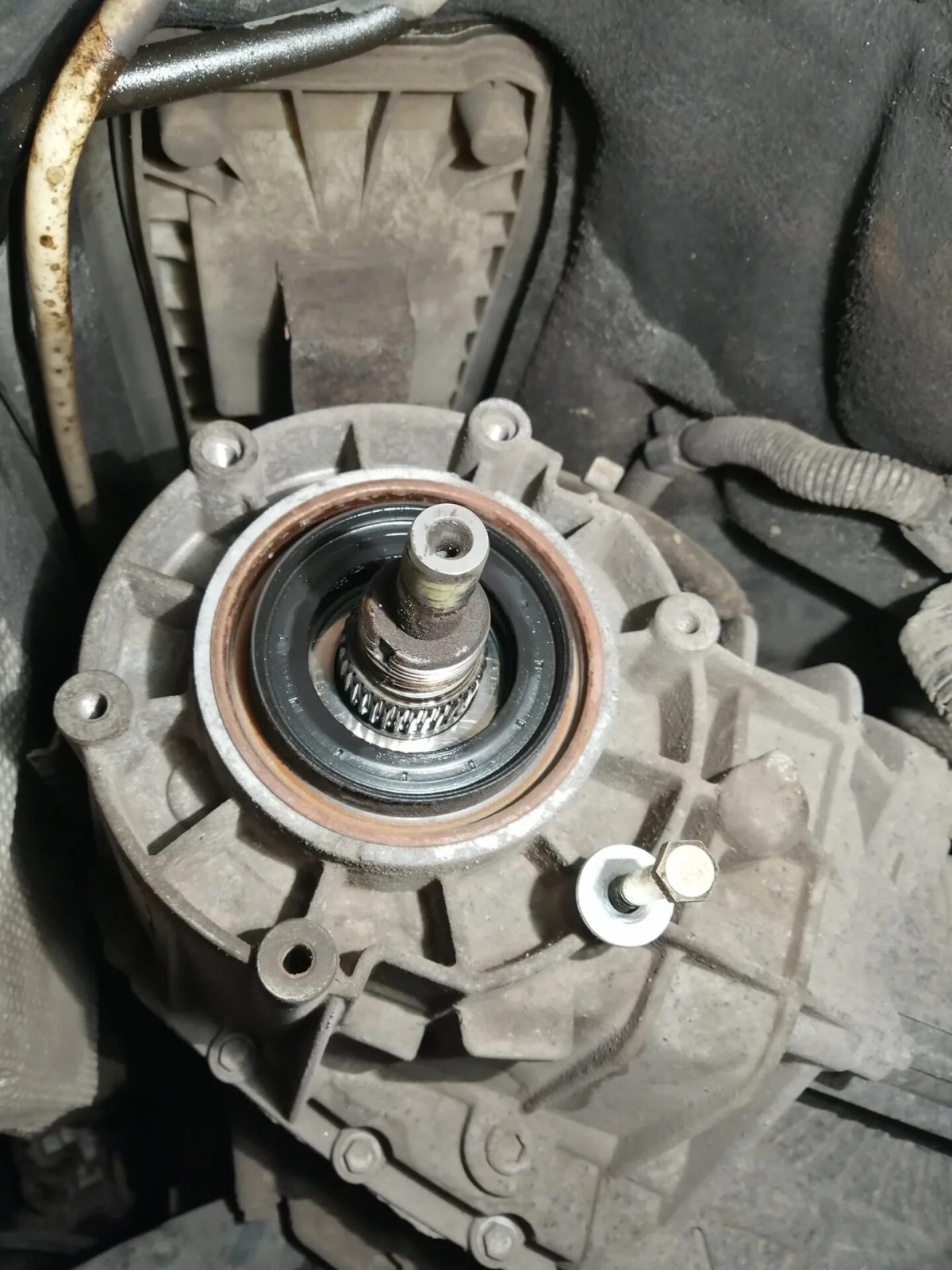 Сальник раздатки Туарег