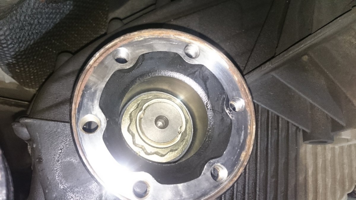 Гайка фланца раздаточной коробки WV Touareg