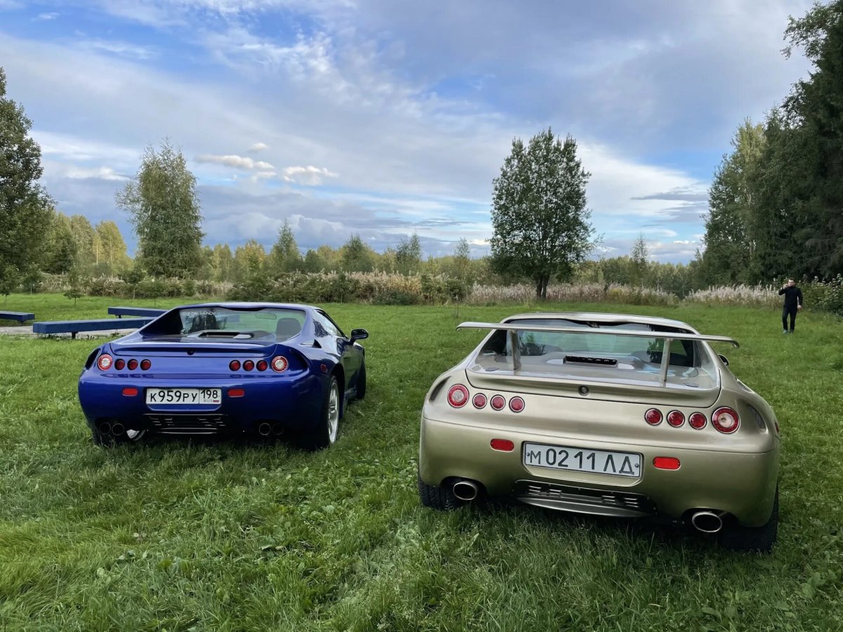 Машина Лаура 1