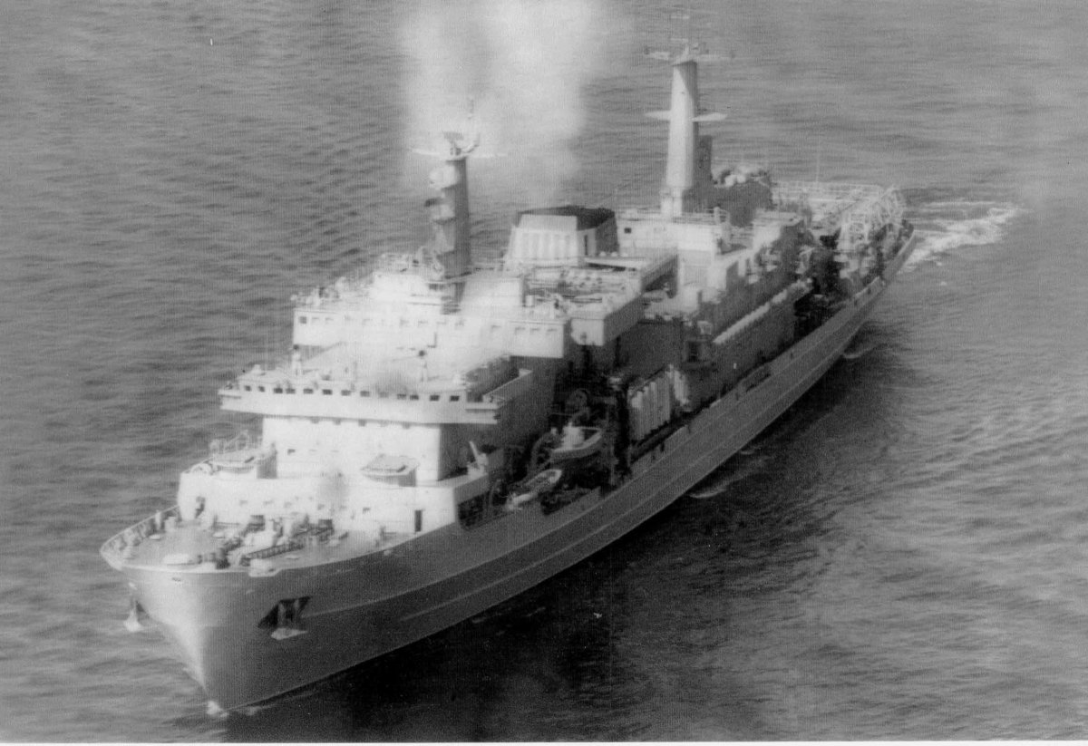 Судно спасатель Эльбрус